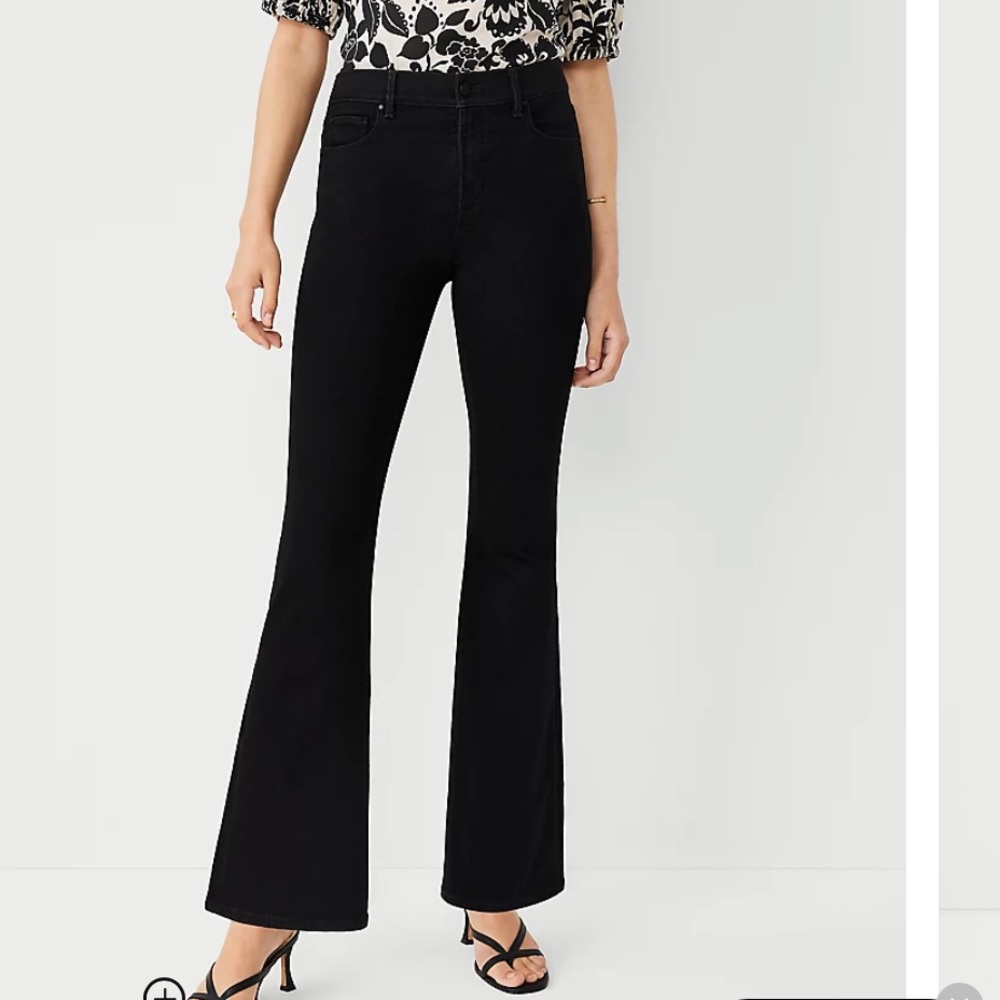 Ann Taylor Sculpting Pocket Mid Rise Boot Cut Jeans in Black nwt